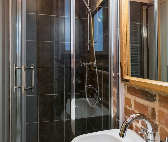 إستوديو قياسى, Antique Apartments Plac Szczepański