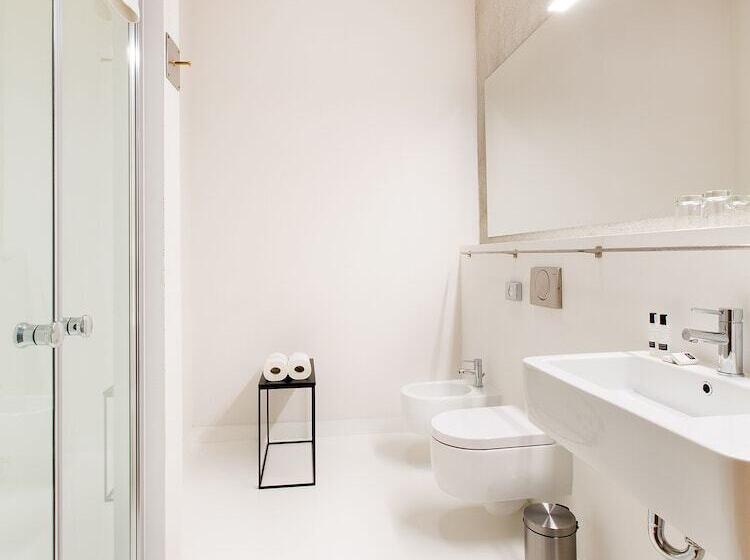 شقة غرفة واحدة, Antique Apartments Plac Szczepański