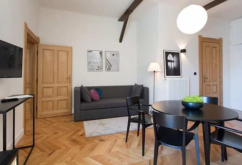 شقة غرفة واحدة, Antique Apartments Plac Szczepański