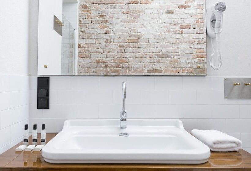 شقة غرفتين, Antique Apartments Plac Szczepański