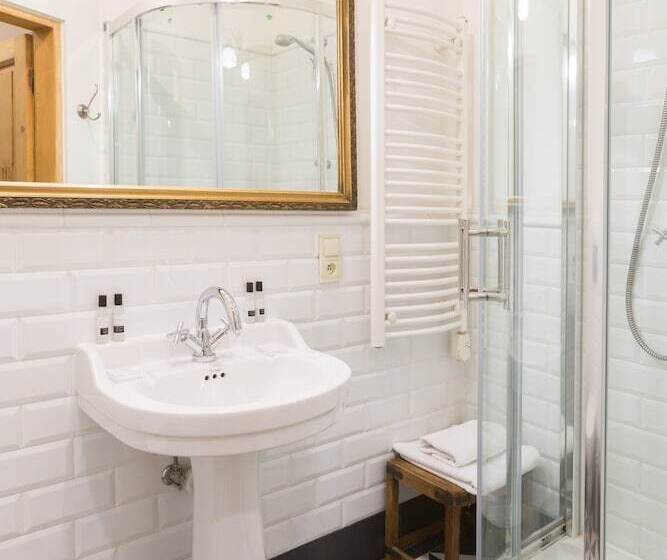 شقة 4 غرف, Antique Apartments Plac Szczepański