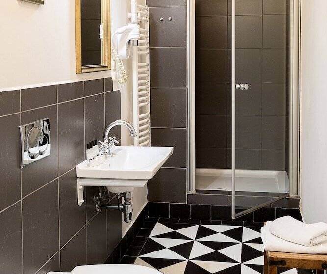 شقة 4 غرف, Antique Apartments Plac Szczepański