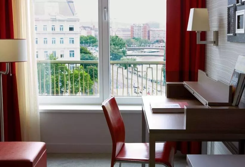 1 Bedroom Apartment City View, Aparthotel Adagio Vienna City