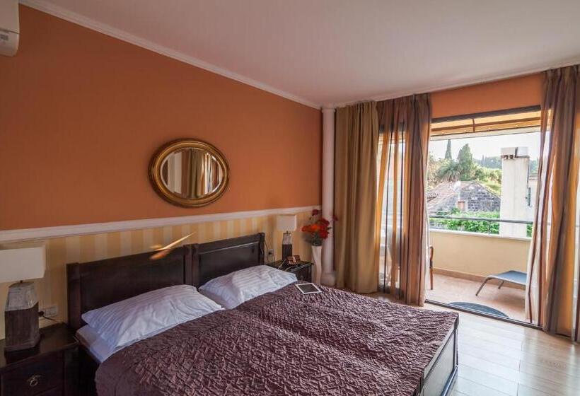 اتاق خانوادگی, Boutique Hotel Villa Pattiera
