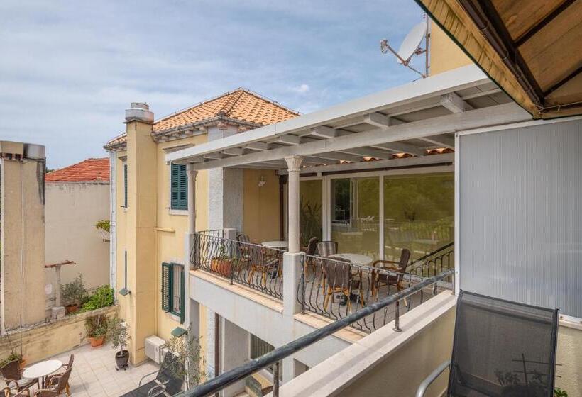 家庭间, Boutique Hotel Villa Pattiera