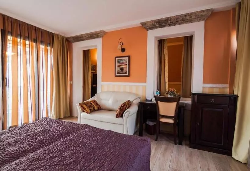 اتاق خانوادگی, Boutique Hotel Villa Pattiera