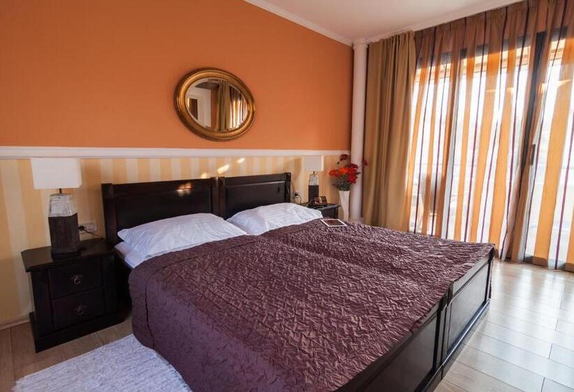 اتاق خانوادگی, Boutique Hotel Villa Pattiera