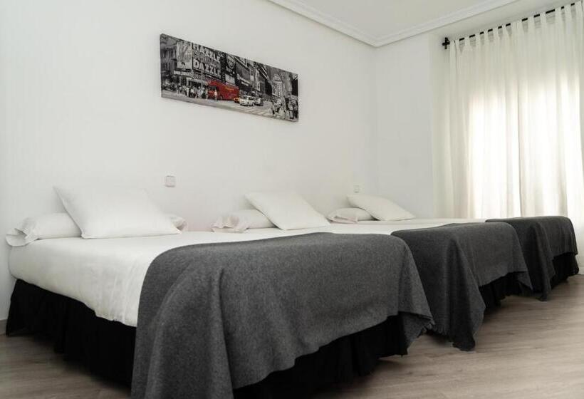 اتاق خانوادگی, Hostal Gala Madrid