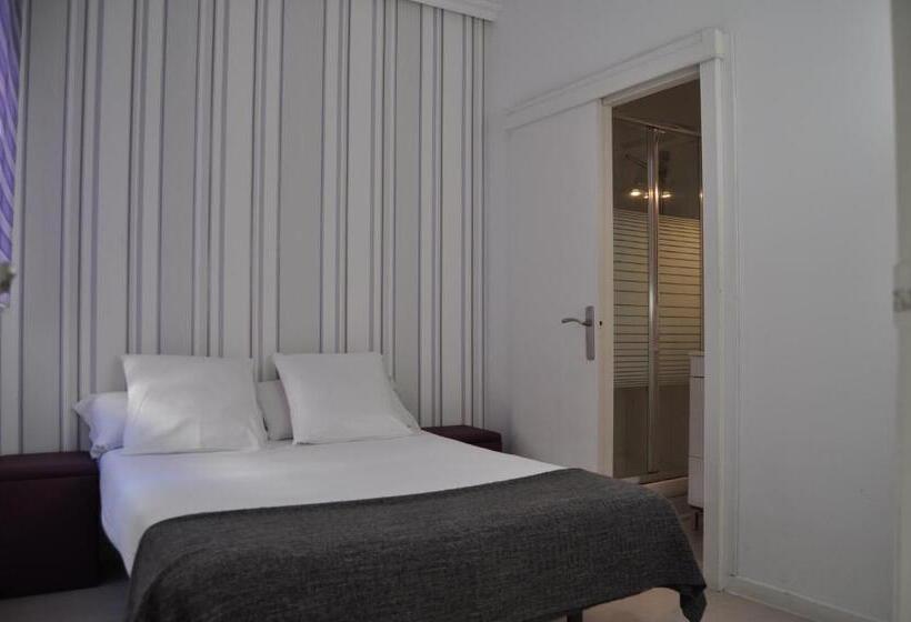 اتاق خانوادگی, Hostal Gala Madrid