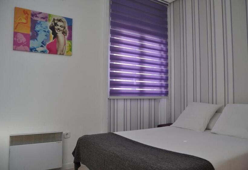 اتاق خانوادگی, Hostal Gala Madrid