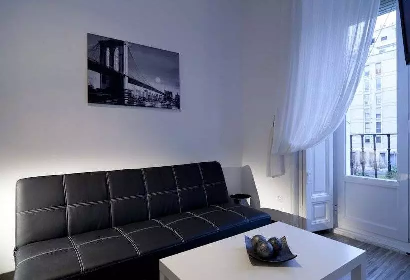 سوییت, Hostal Gala Madrid