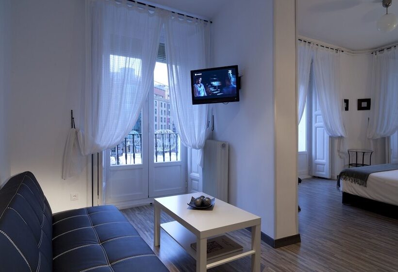 سوییت, Hostal Gala Madrid