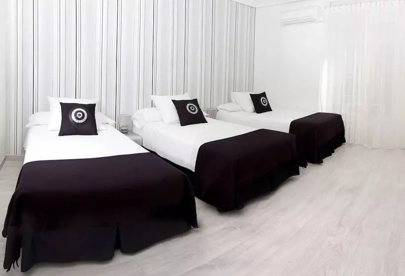 اتاق خانوادگی, Hostal Gala Madrid
