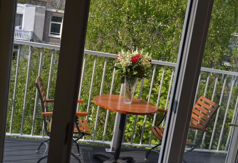 اتاق استاندارد سه تخته با بالکن, Alp