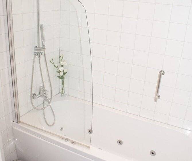 اتاق استاندارد با چشم‌انداز باغ, Alp