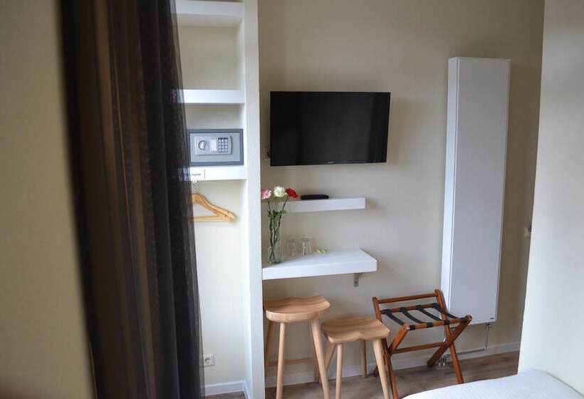 اتاق ساده با بالکن, Alp