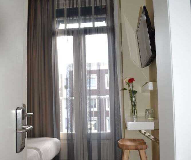 اتاق ساده با بالکن, Alp