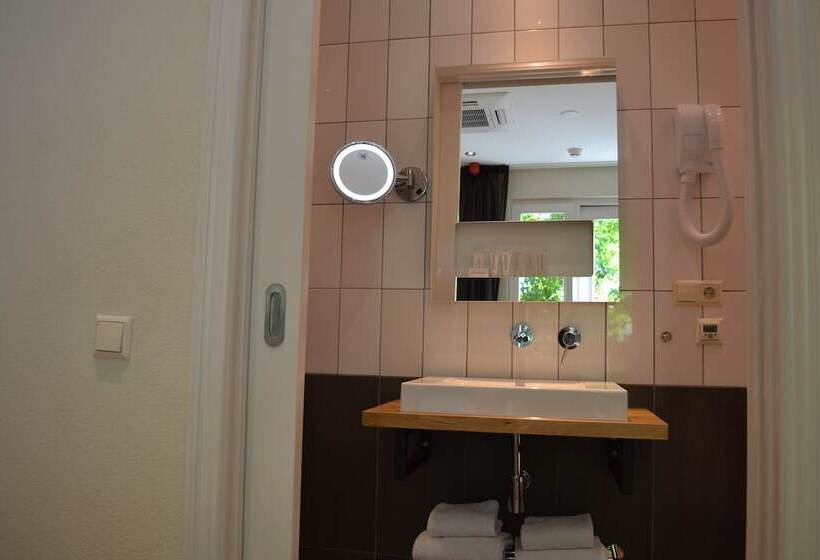 اتاق استاندارد با چشم‌انداز باغ, Alp