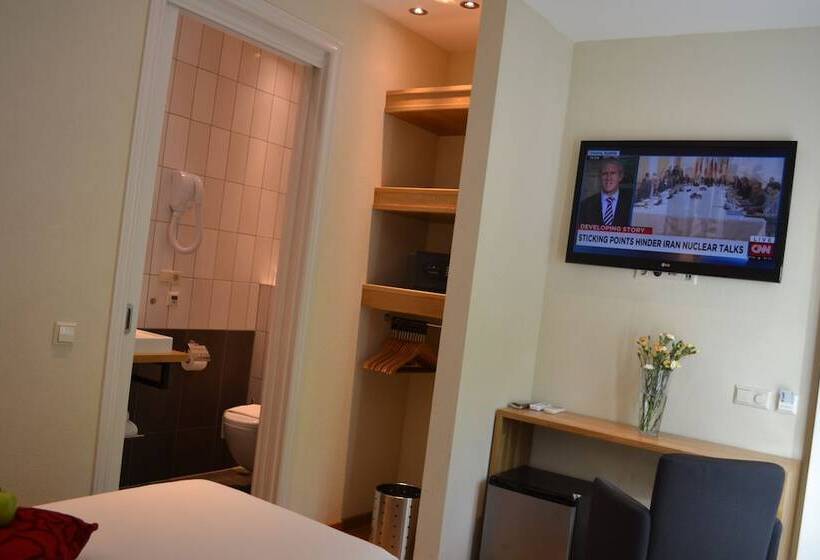 اتاق استاندارد با چشم‌انداز باغ, Alp