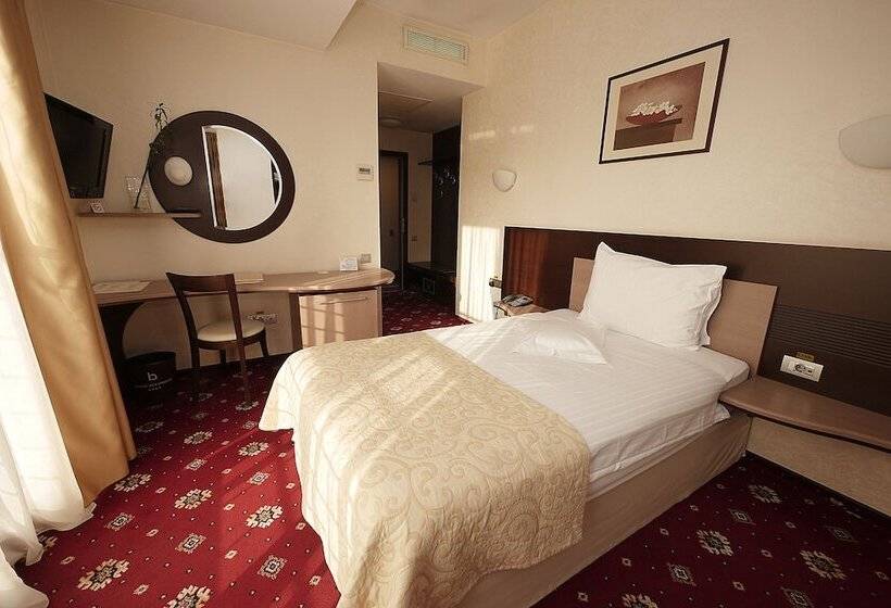 اتاق استاندارد یک نفره, Berthelot