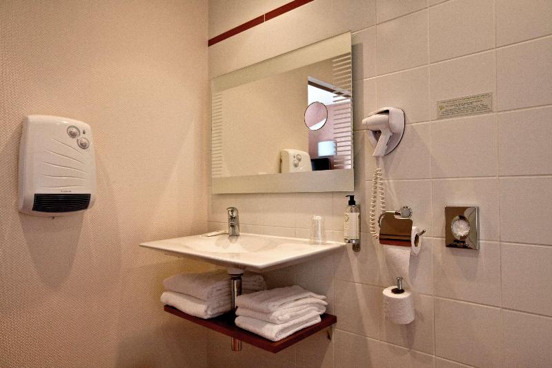 اتاق استاندارد یک نفره, Best Western Le Duguesclin Hôtel Restaurant