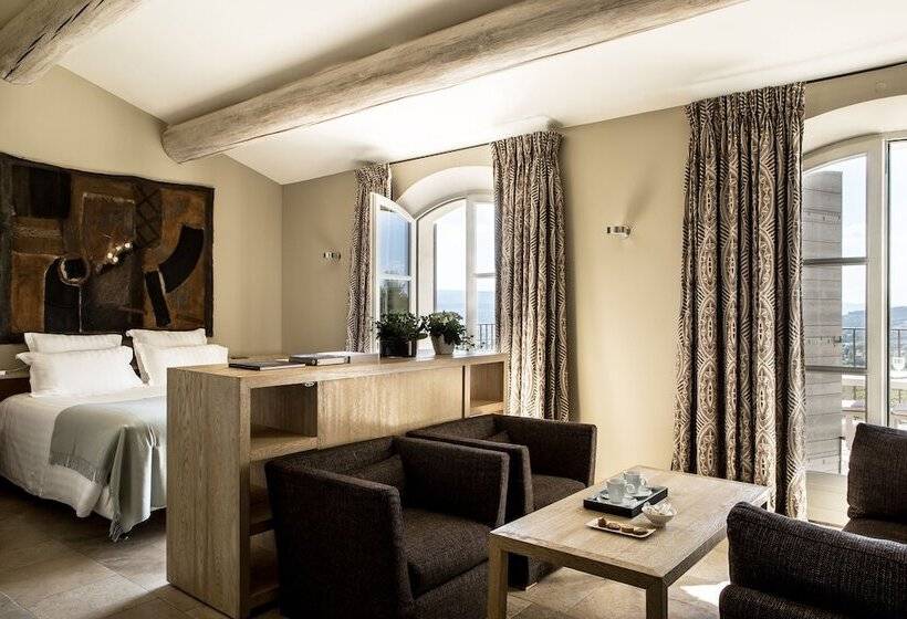 جناح جونيور, Coquillade Provence