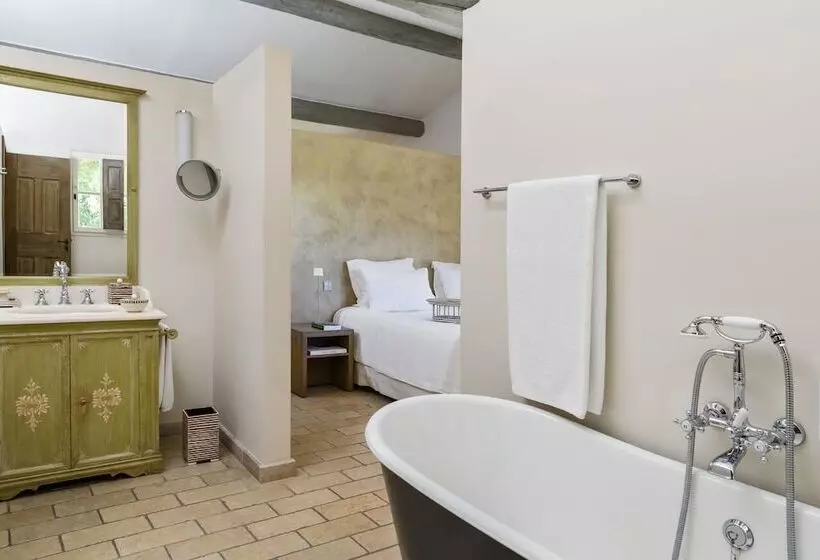 Standard Room, Coquillade Provence