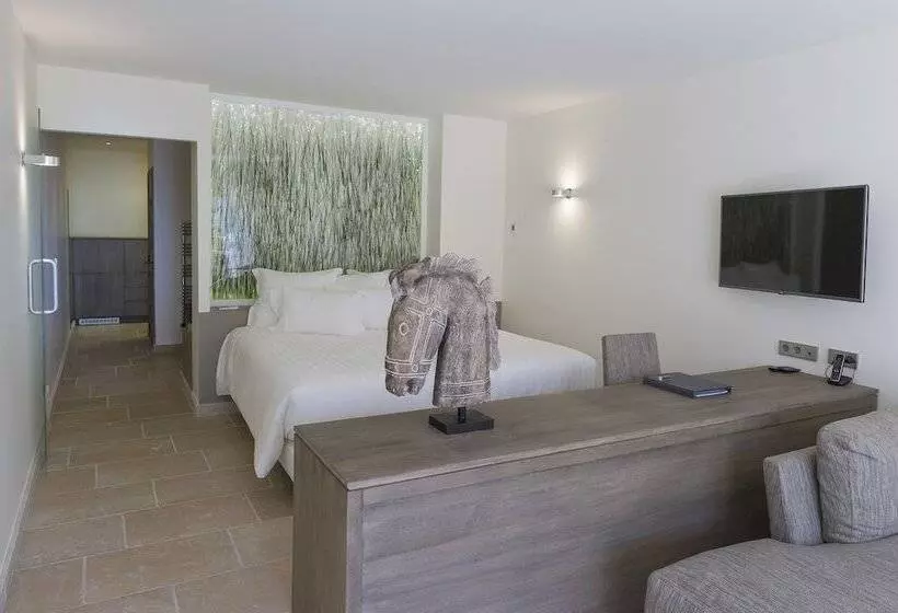 Standard Room, Coquillade Provence