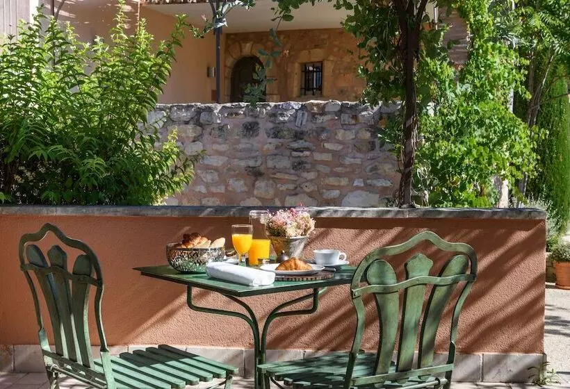 Standard Room, Coquillade Provence