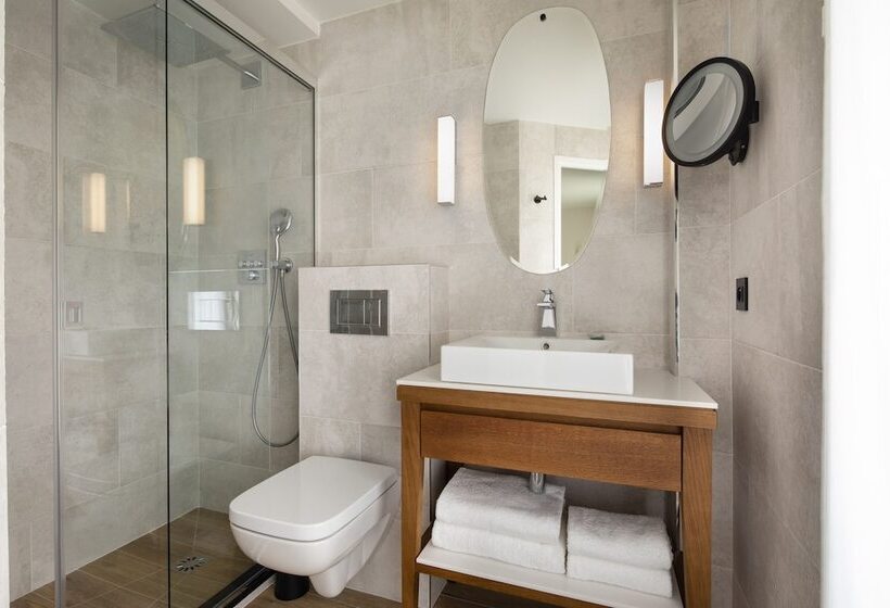 اتاق کلاسیک, Des Champs Elysees