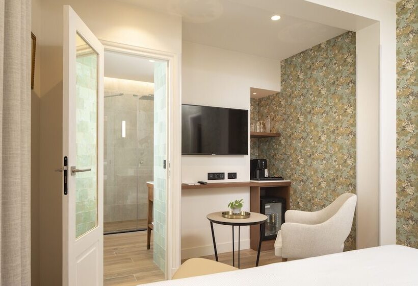 اتاق لوکس, Des Champs Elysees