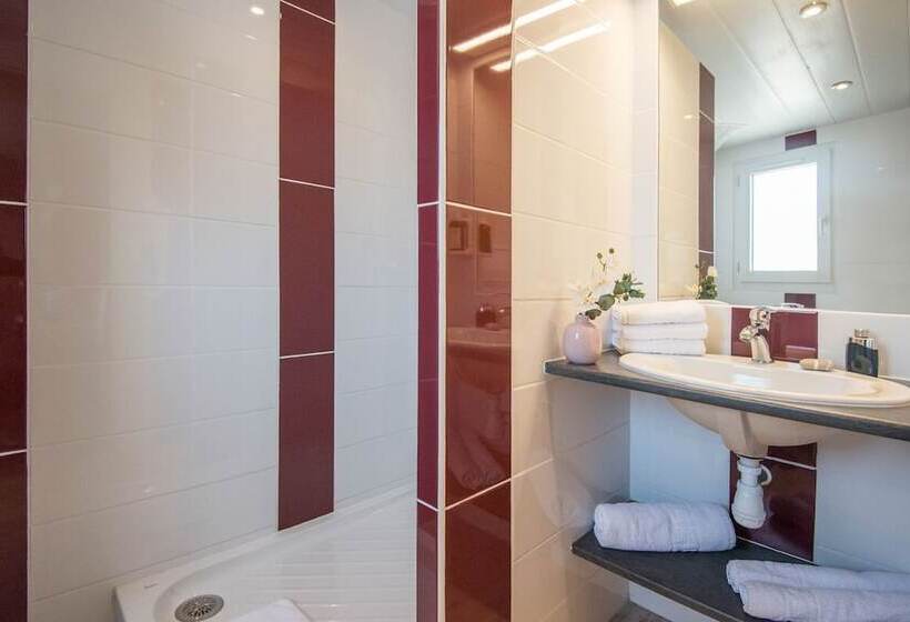 غرفة كومفورت, Du Forum