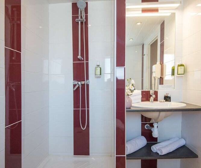 غرفة كومفورت, Du Forum