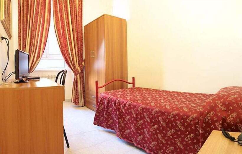 חדר סטנדרט לשלושה, Euro Quiris