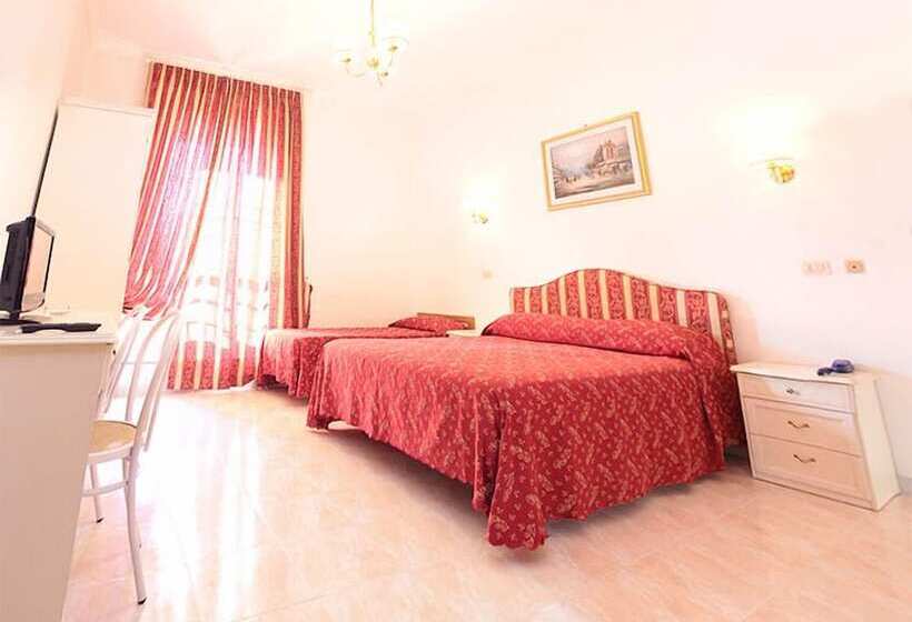 חדר סטנדרט לשלושה, Euro Quiris