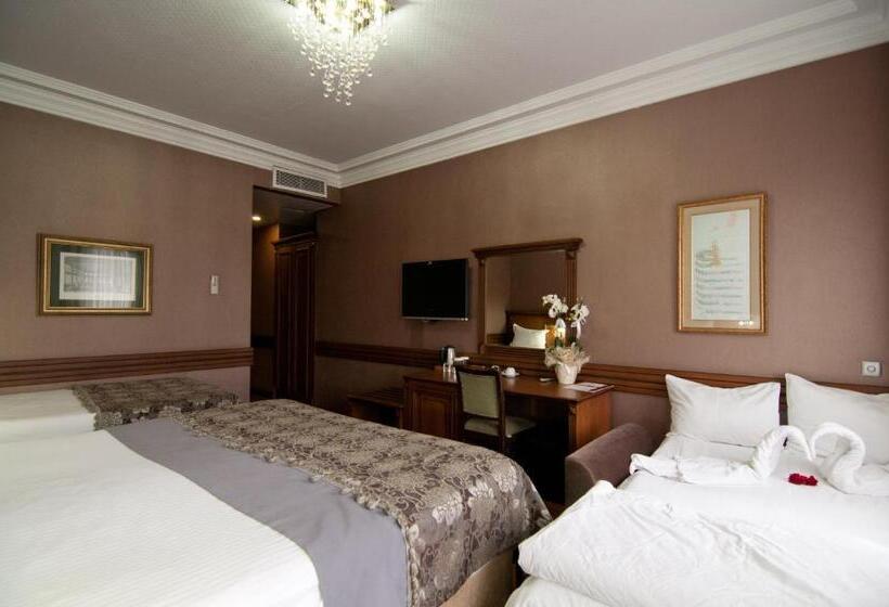 Superior Family Room