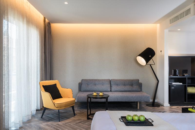 スタンダードルーム, Home Latin