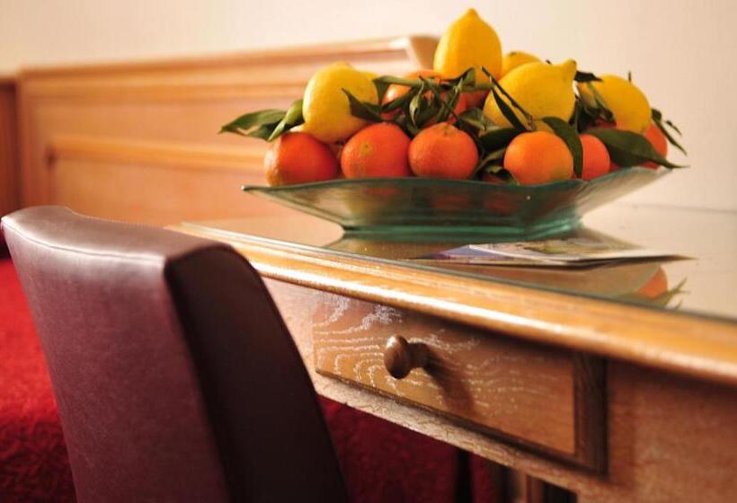 חדר סטנדרט, Hôtel Miléade L Orangeraie   Menton