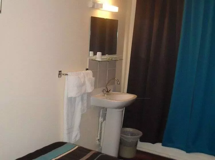 اتاق استاندارد یک تخته با سرویس بهداشتی مشترک, Hôtel Montpellier