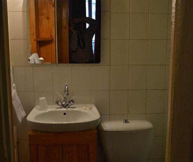 带共用浴室的标准房间, Hôtel Montpellier