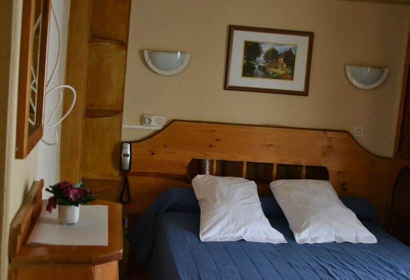 带共用浴室的标准房间, Hôtel Montpellier