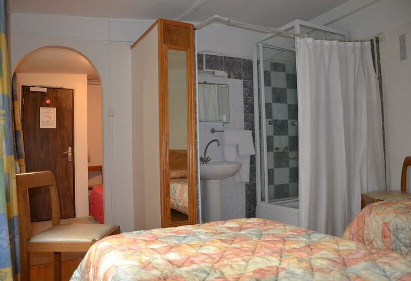 اتاق خانوادگی, Hôtel Montpellier