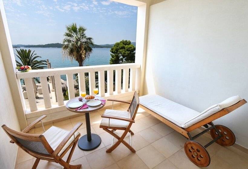 スーペリアールーム, Indijan