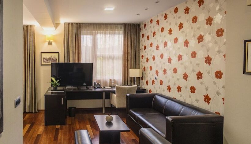 ジュニアスイート, Jarun