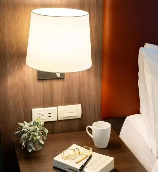 اتاق استاندارد با تخت بزرگ, Legacy Hotel Bangkok Sukhumvit