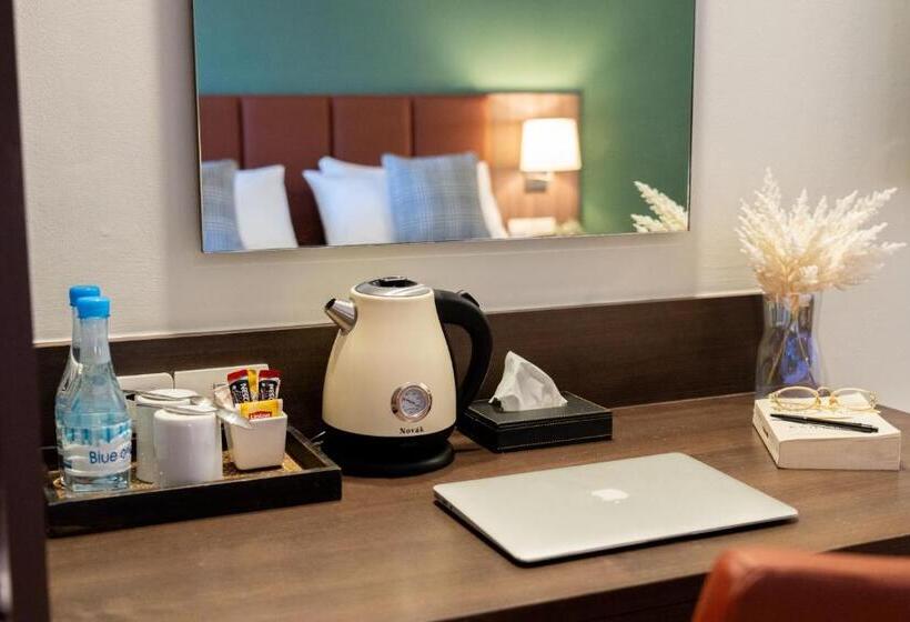 اتاق استاندارد با تخت بزرگ, Legacy Hotel Bangkok Sukhumvit