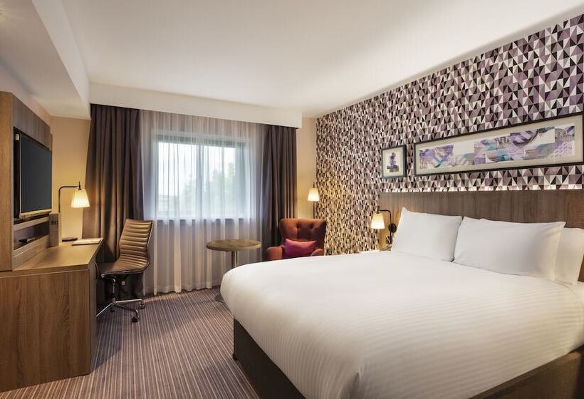 Номер Стандарт, Leonardo  London Heathrow Airport