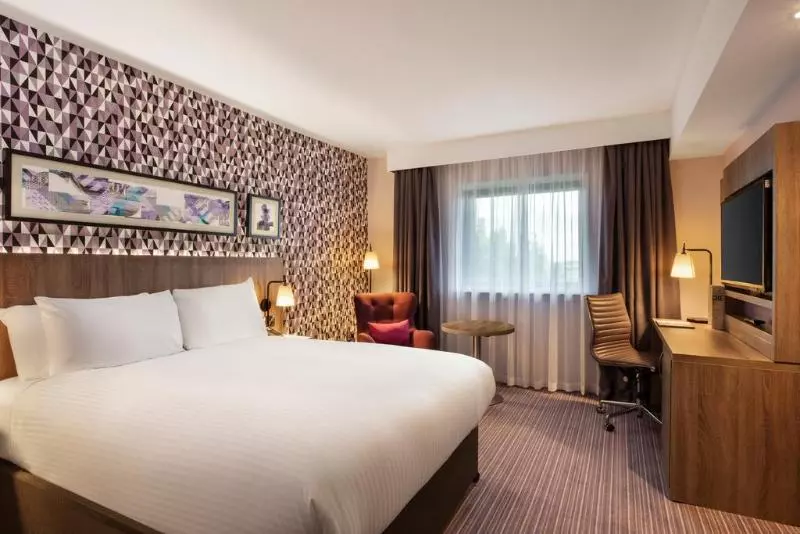 اتاق استاندارد با تخت بزرگ, Leonardo  London Heathrow Airport