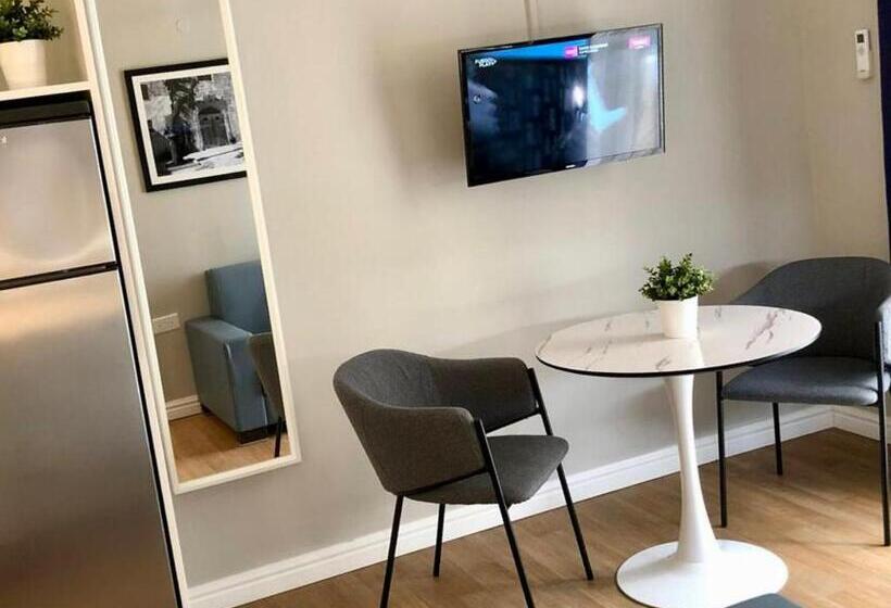 استودیوی لوکس, Park Lane Boutique Apart