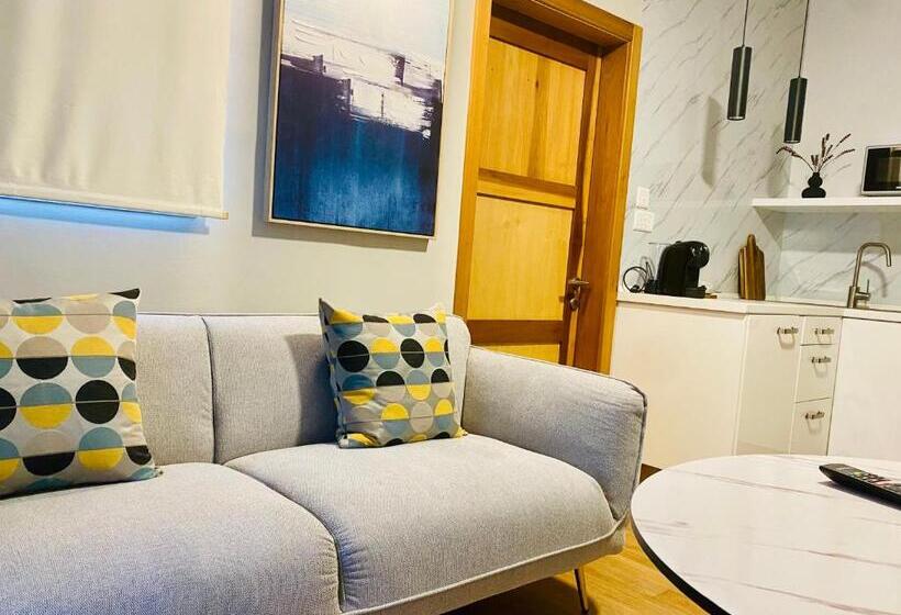 استودیوی لوکس, Park Lane Boutique Apart